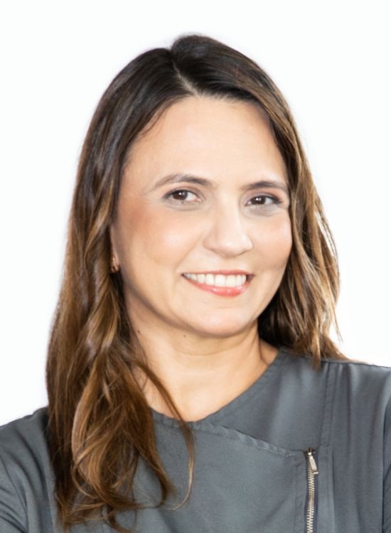 Dra. Nicole M N Carreon — Periodontia