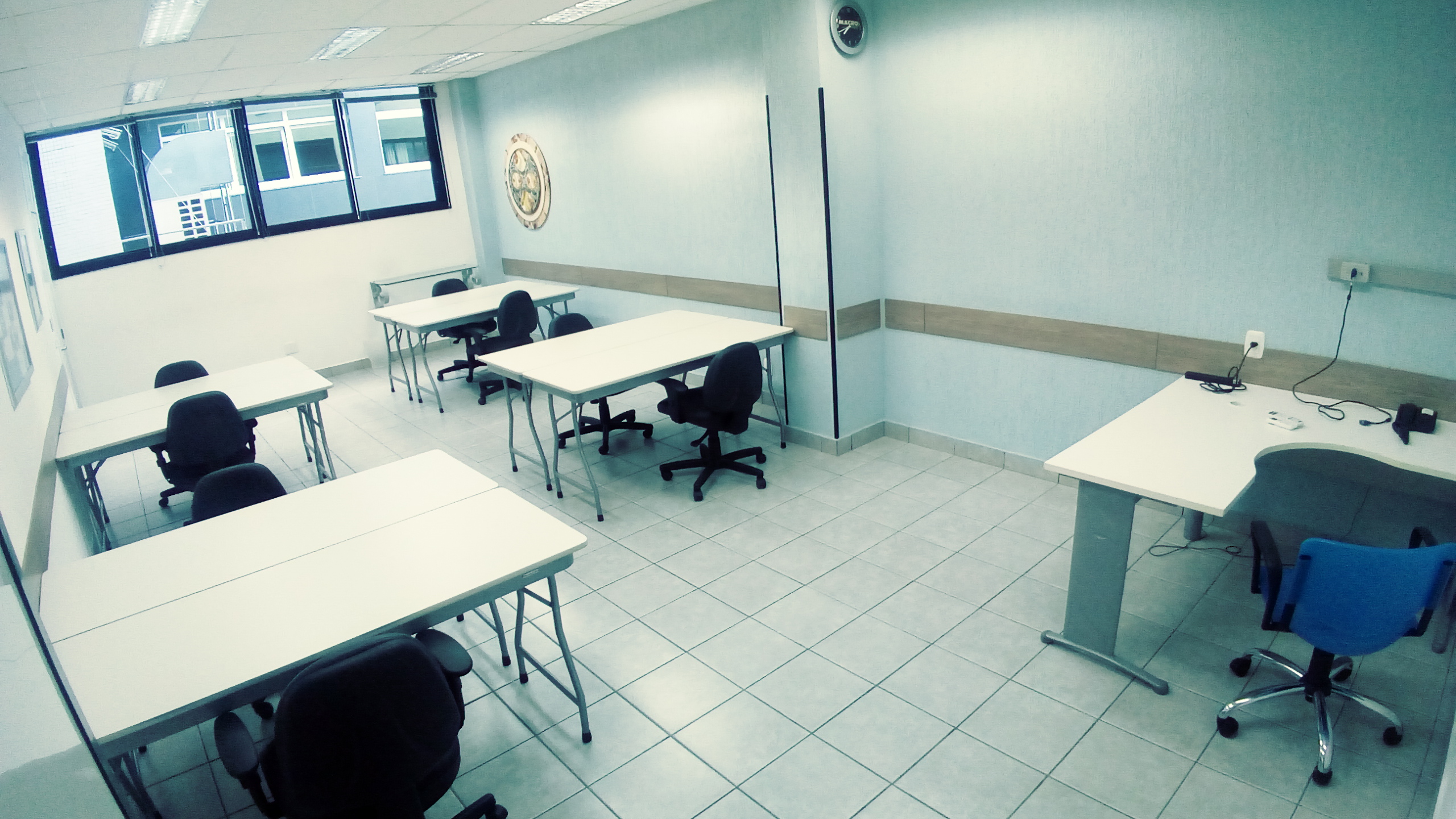 Escritório privativo amplo e mobiliado para equipes na Macro Office, Porto Alegre